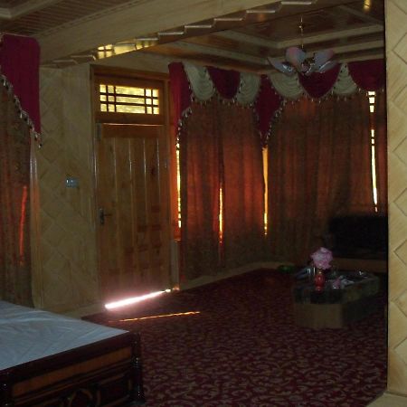 Manila Huts Otel Naran Dış mekan fotoğraf