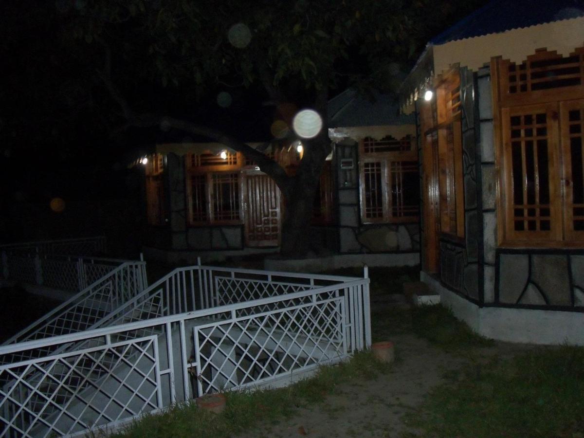 Manila Huts Otel Naran Dış mekan fotoğraf