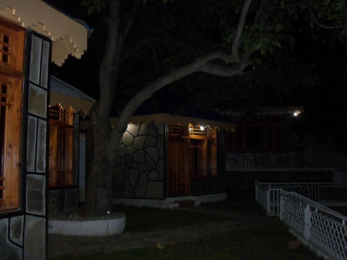 Manila Huts Otel Naran Dış mekan fotoğraf